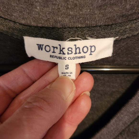 Petite women's sweater - Picture 2 of 6